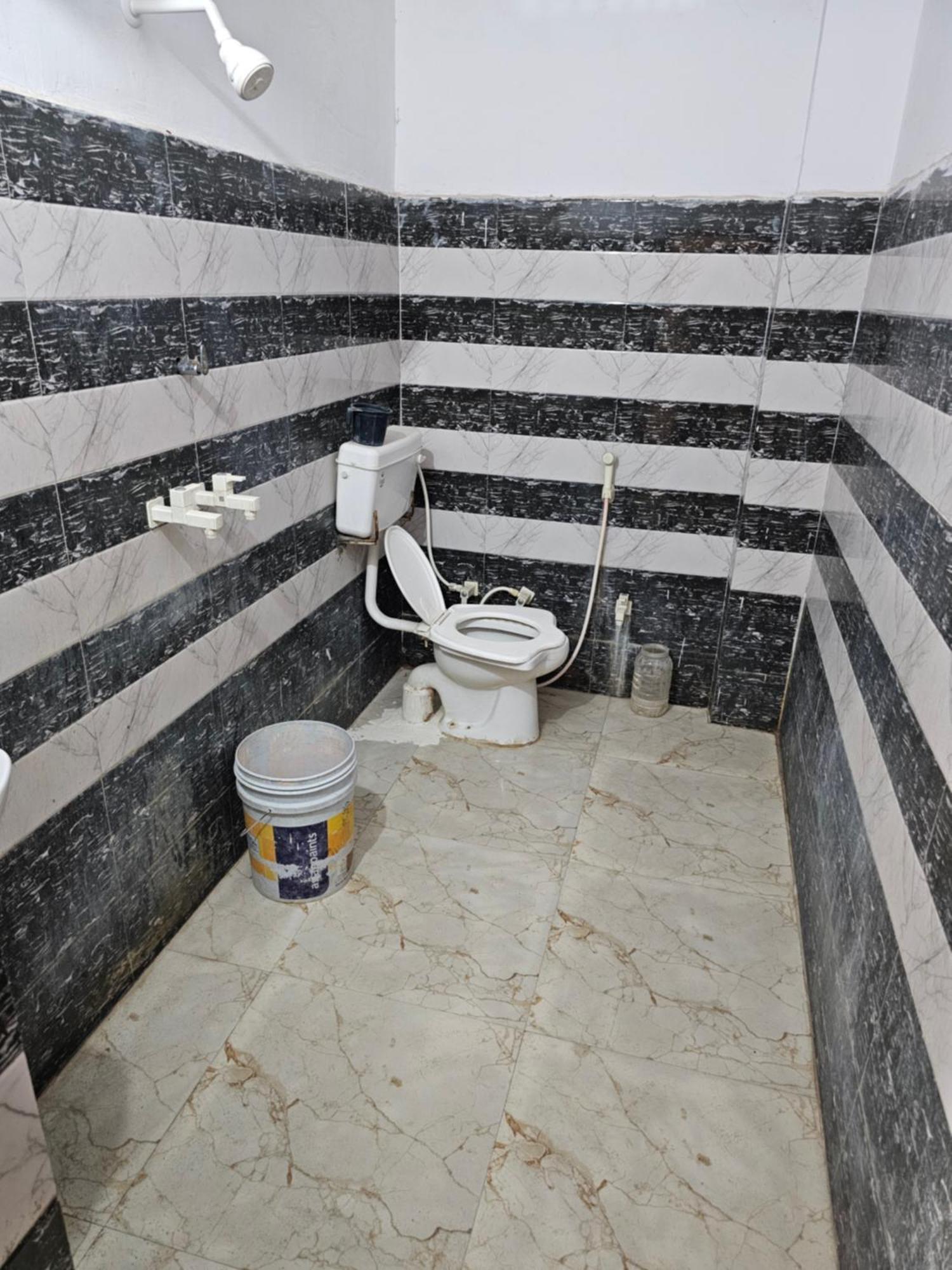 Subhadra Guest House Матура Стая снимка